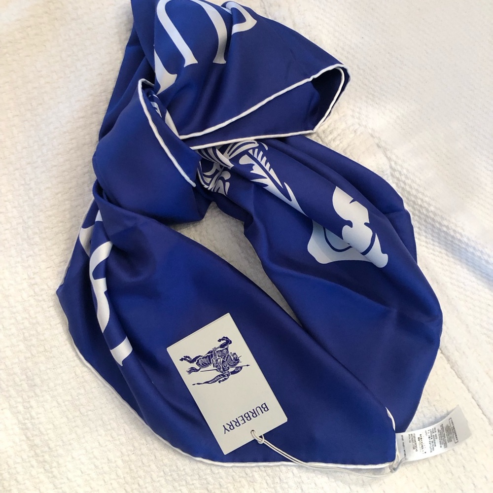 Burberry Equestrian Knight silk scarf - Picture 12 of 14